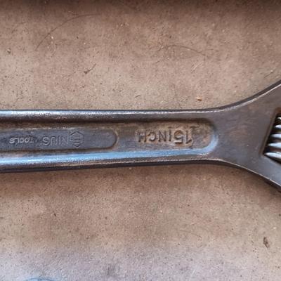 24" RIDGID ALUMINUM PIPE WRENCH, 15" CRESCENT, COMBINATION WRENCHES AND SCREWDRIVERS