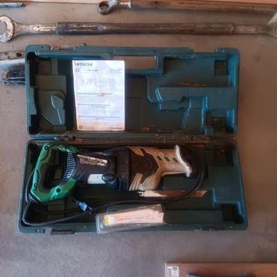 HITACHI 5" RECIPROCATING SAW WITH BLADES IN A CASE