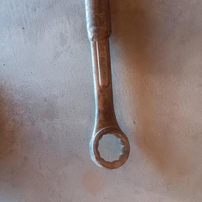 JUMPER CABLES AND OTHER AUTOMOTIVE ITEMS