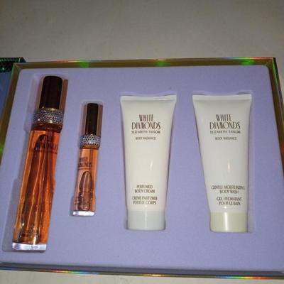 NEW IN BOX White Diamonds Set