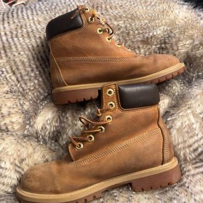 Timberlands brown leather size 6