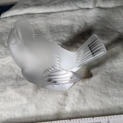 Lalique Frosted Sparrow Bird Head Up