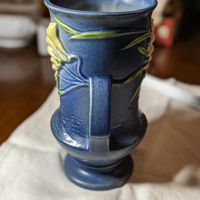 1945 Roseville Ohio Pottery Blue Freesia Floral Double Handle Ceramic Vase 123-9