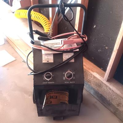 CEN-TECH HEAVY DUTY 6/12 VOLT CHARGER WITH ENGINE START