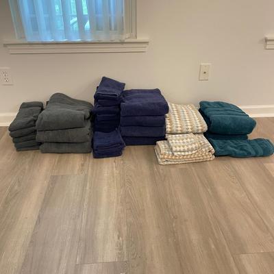 Four Sets of Bath Towels + Rugs (LR-SS)