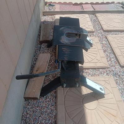 REESE DROP IN 5TH WHEEL HITCH MAX WT 15,000