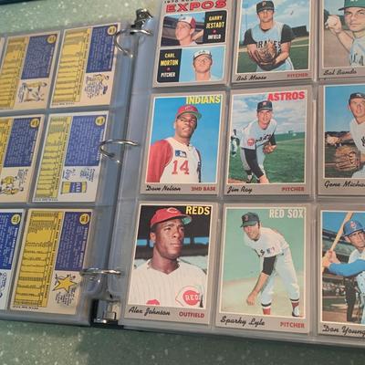 1970 Topps Baseball Cards - 300+ In Binder