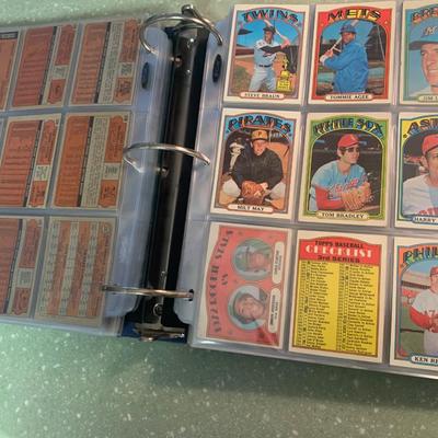 1972 Topps Baseball Cards - 400 Cards In Binder
