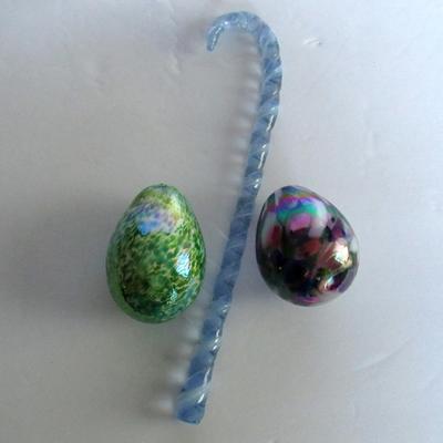Older Gibson Glass Co Hand Made Art Glass Eggs and Glass Candy Cane Ornament
