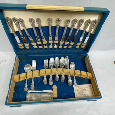 Towle Old Master Sterling USA flatware in turquoise & cream wood chest 62 pieces