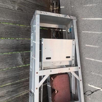 6 ft ALUMINUM LADDER WITH AN EXTENSION POLE