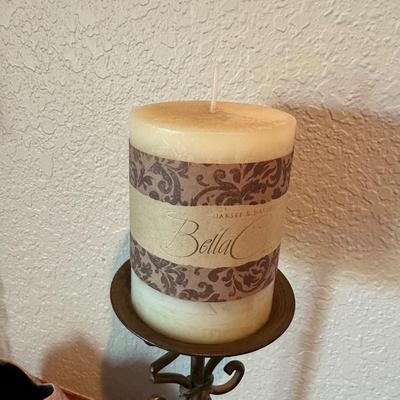 BEAUTIFUL CANDLE HOLDERS WITH BELLA CANDELLA CANDLES AND VASE