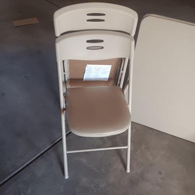 FOLDING CARD TABLE WITH 4 PADDED CHAIRS