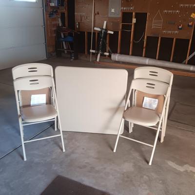 FOLDING CARD TABLE WITH 4 PADDED CHAIRS