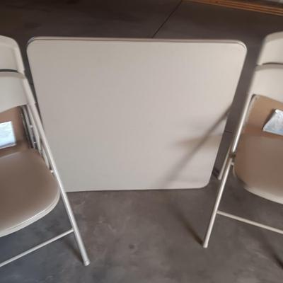 FOLDING CARD TABLE WITH 4 PADDED CHAIRS