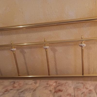 CLEAN KING SIZE SLEEP NUMBER BED WITH BRASS HEAD/FOOT BOARDS