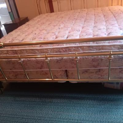 CLEAN KING SIZE SLEEP NUMBER BED WITH BRASS HEAD/FOOT BOARDS