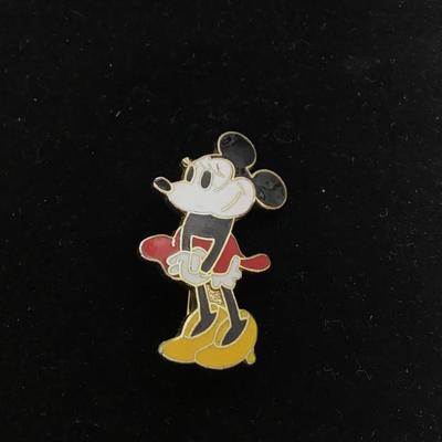 Vintage Disney Minnie Mouse Pin (brooch style)