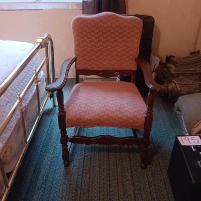 ANTIQUE ARM CHAIR
