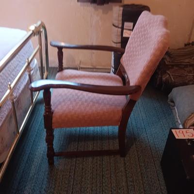 ANTIQUE ARM CHAIR