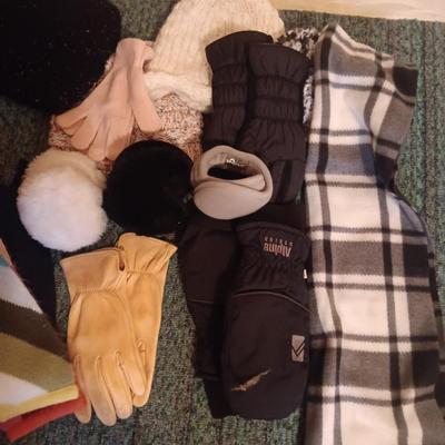 LADIES WINTER SCARVES, GLOVES, HATS AND EAR MUFFS