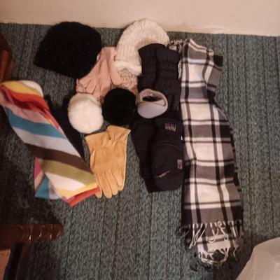 LADIES WINTER SCARVES, GLOVES, HATS AND EAR MUFFS
