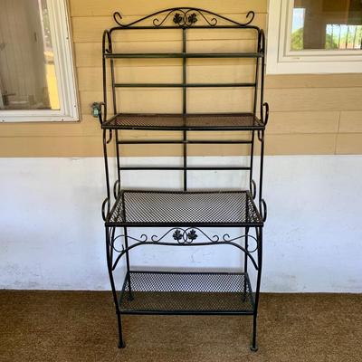 LOT 10 P: Vintage Woodard Wrought Iron Plant Stand