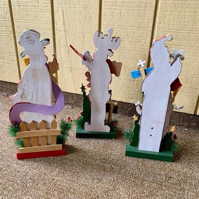 LOT 19 P: Wooden Christmas Decorations & More
