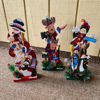 LOT 19 P: Wooden Christmas Decorations & More