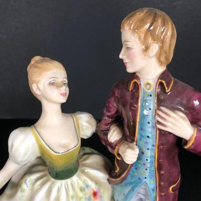LOT 48B: Vintage 1974 Royal Doulton Young Love HN 2735 Figurine