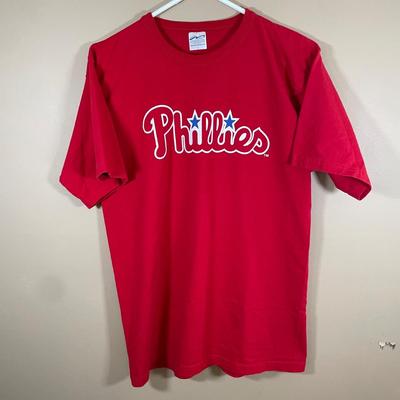 LOT 124L: Philadelphia Phillies Clothing Collection