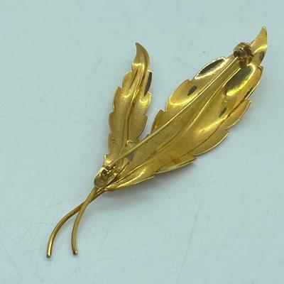 LOT 148L: Vintage 18K Gold Leaf Pin / Brooch - 7.3 grams