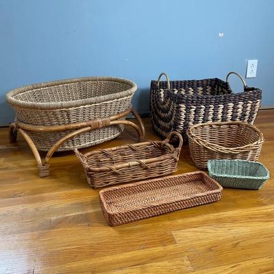 LOT 225U: Basket Collection
