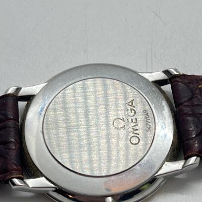 LOT 232: Men’s Omega Quartz Watch