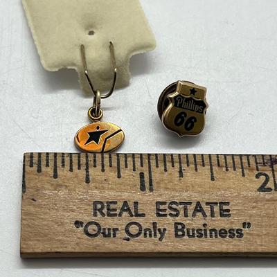LOT 236: 10K Gold Phillips 66 Screwback Pin & Small Pendant - total 2.5 grams