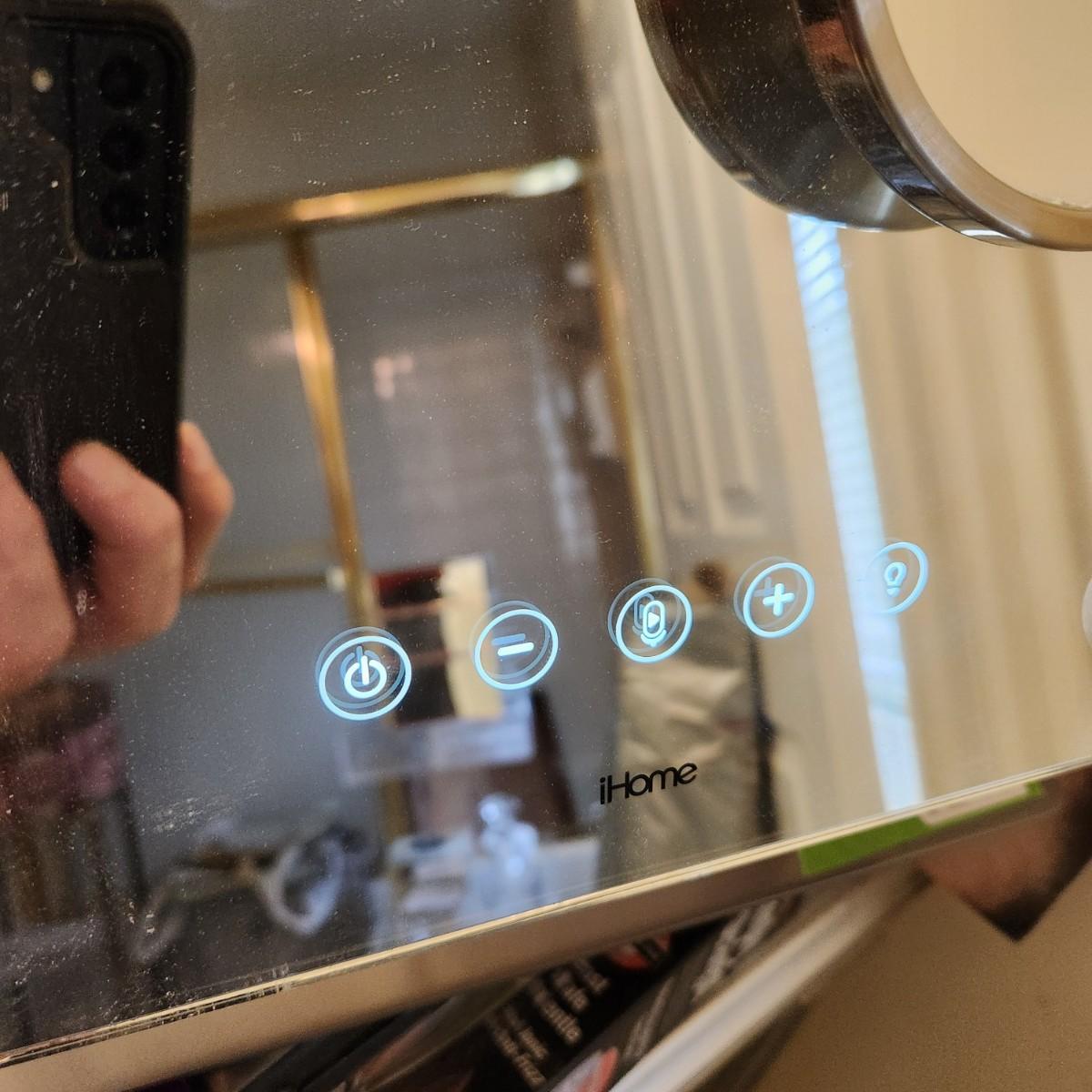 iHome Hollywood Pro Vanity Mirror w/ Built in Speakers & Bluetooth