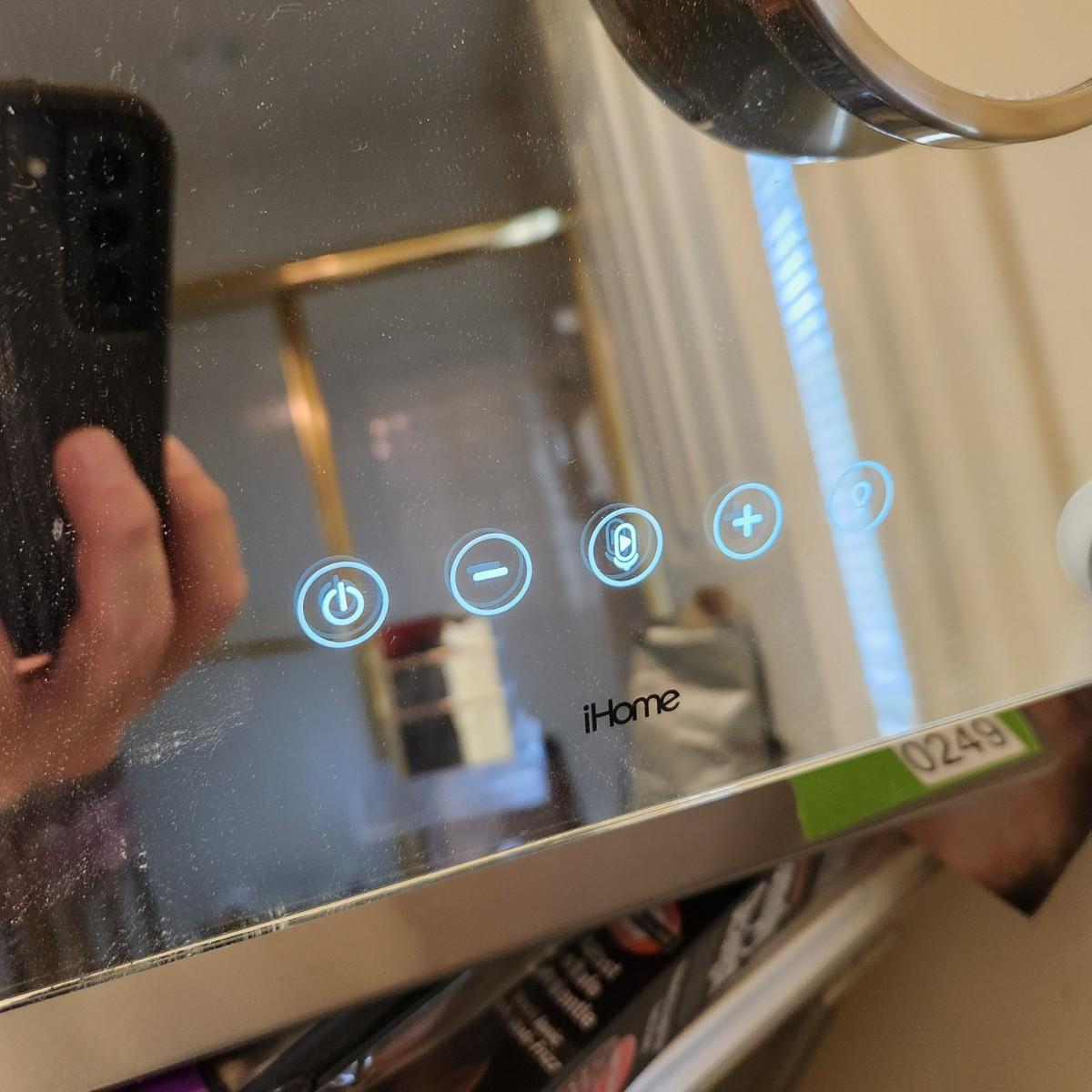 iHome Hollywood Pro Vanity Mirror w/ Built in Speakers & Bluetooth