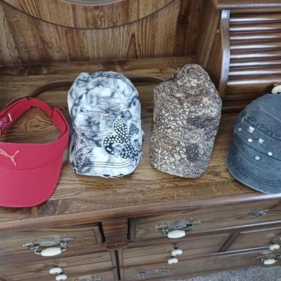 LADIES VISOR AND BALL CAPS