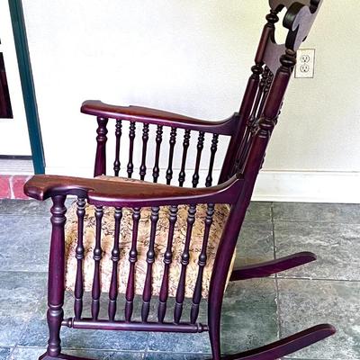 Antique Solid Wood Spindle Rocking Chair with Cushion Seat