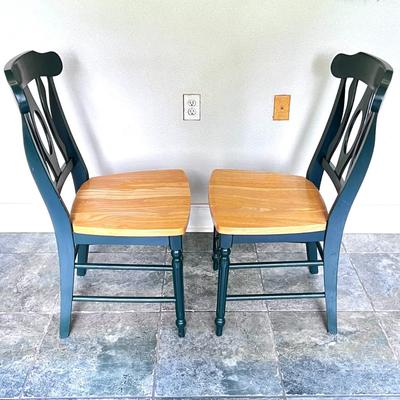 Drop Leaf Breakfast Table and 2 Chairs