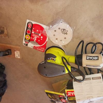 RYOBI 5" ORBITAL SANDER AND MISC GARAGE ITEMS