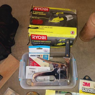 RYOBI 5" ORBITAL SANDER AND MISC GARAGE ITEMS
