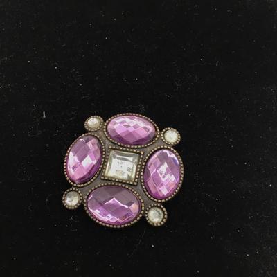 Vintage Jewelry Beautiful Purple Rhinestone Pin Silver Tone Brooch Pendan
