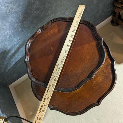 VINTAGE MAHOGANY TWO TIER PIE CRUST EDGE TABLE