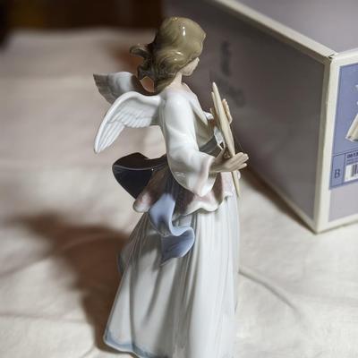 Lladro 6132 ~ Angel Of The Stars ~ Mint w/ Box. (box 631 - 12)