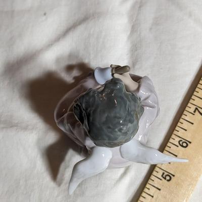 Lladro #5723 "Heavenly Chimes" Angel with Bell Figurine Retired 2005