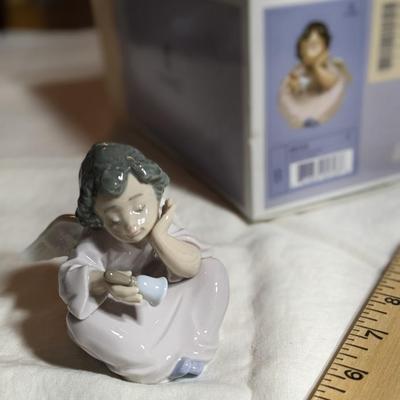 Lladro #5723 "Heavenly Chimes" Angel with Bell Figurine Retired 2005