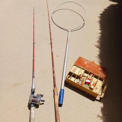 TACKLE BOX WITH SOME TACKLE AND 2 FISHING POLES