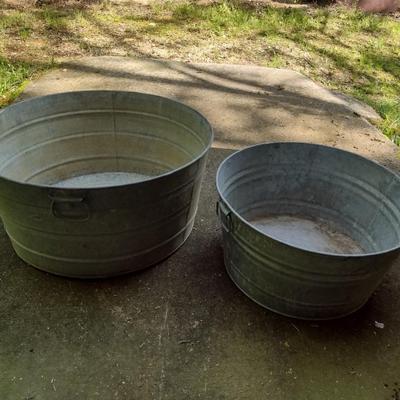 Galvanized Wash Tubs Set of Two in Good Condition (MB)