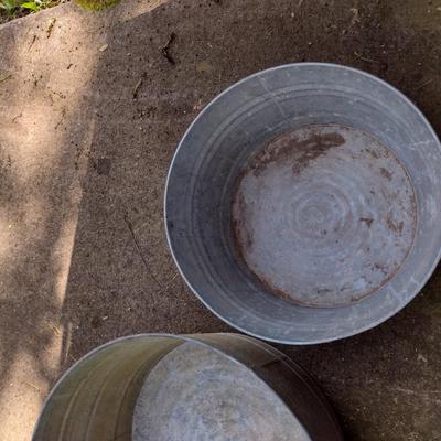 Galvanized Wash Tubs Set of Two in Good Condition (MB)